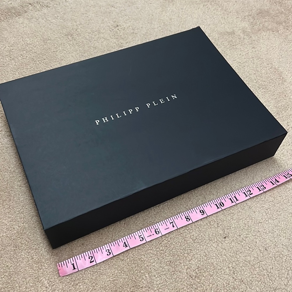 Philipp Plein black box with tissues